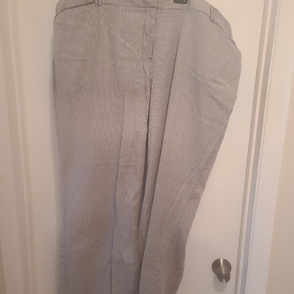 Lane Bryant trousers - Picture 3 of 5